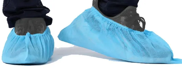 gima-calzari-monouso-in-materiale-leggero-17x40-cm-colore-azzurro-con-banda-elas image 1