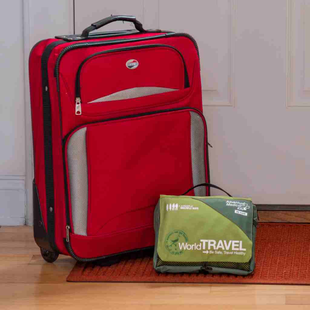adventure-medical-kits-travel-series-world-travel-kit-medico-da-viaggio-internaz image 6