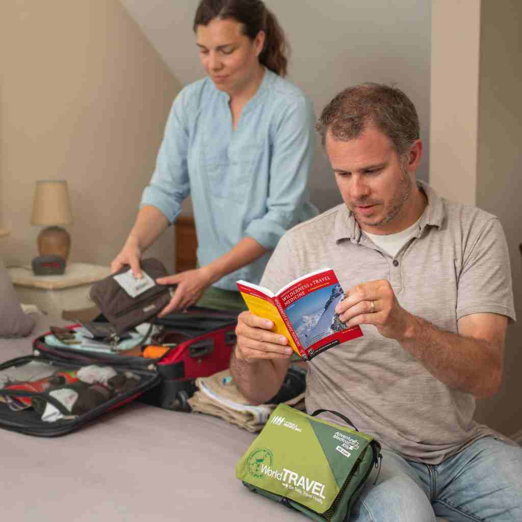 adventure-medical-kits-travel-series-world-travel-kit-medico-da-viaggio-internaz image 7