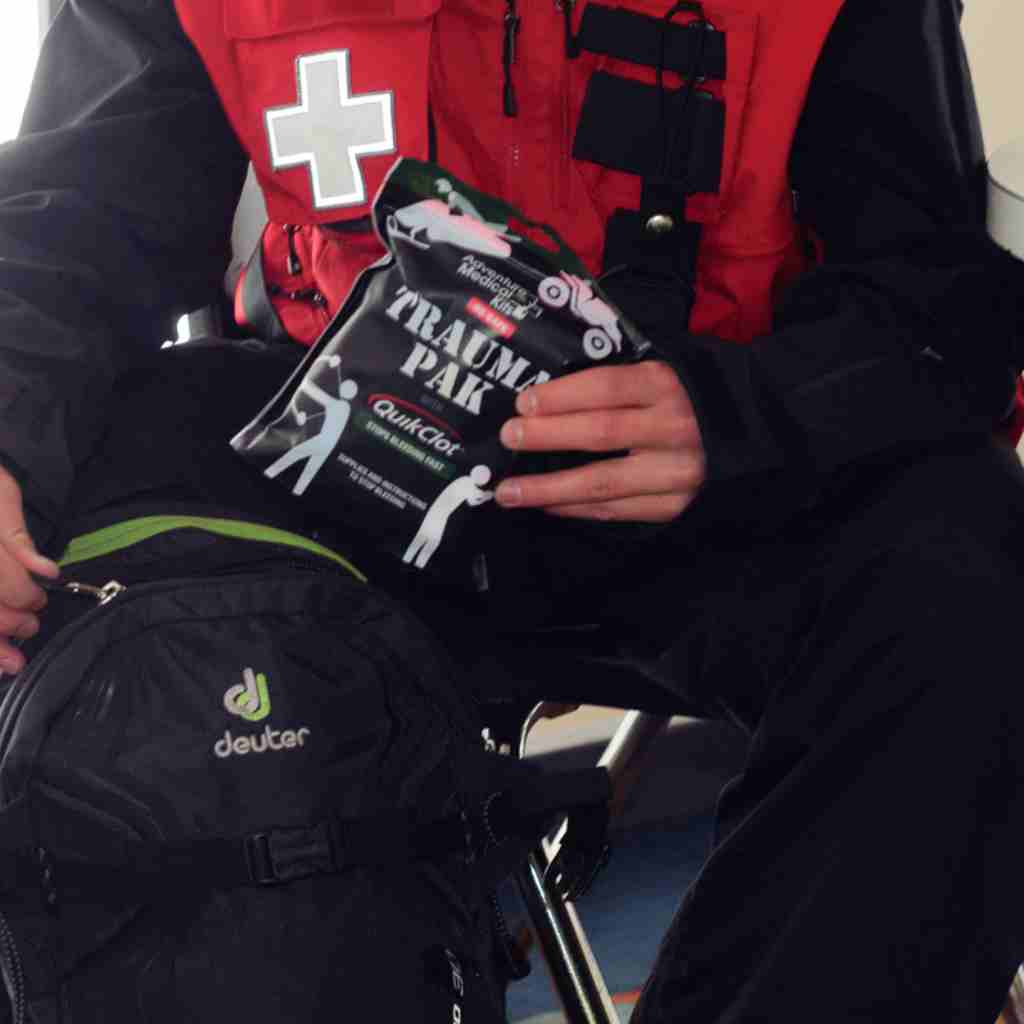 adventure-medical-kits-trauma-pak-kit-trauma-compatto-con-garza-emostatica-quikc image 5